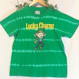 Lucky Charms. Graphic T-shirt. Size small. Good condition.